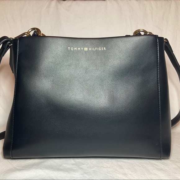 Tommy Hilfiger Handbags - Tommy Hilfiger Crossbody